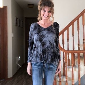 Como Blu tie front tie-dye style shirt